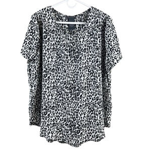 Chelsea & Theodore Animal Print Women's medium Black White Cheetah Leopard Blous